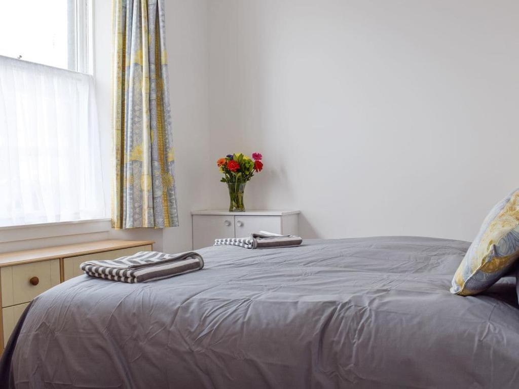 Courtyard Holiday Apartments Інверкитінг Екстер'єр фото