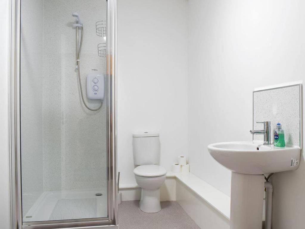 Courtyard Holiday Apartments Інверкитінг Екстер'єр фото