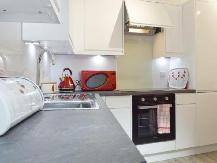 Courtyard Holiday Apartments Інверкитінг Екстер'єр фото