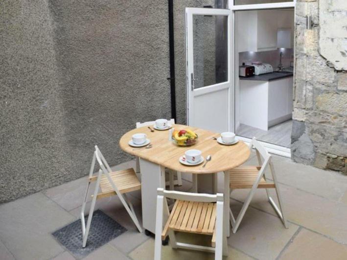 Courtyard Holiday Apartments Інверкитінг Екстер'єр фото